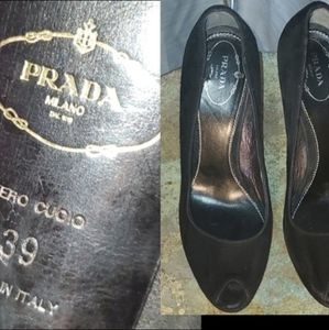 Vintage Prada Vero Cuoio Peep Toe Suede High Heels in Excellent Condition!